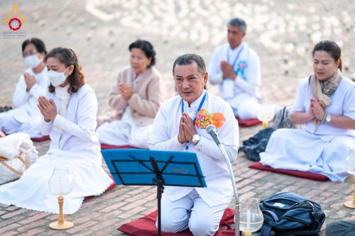 ภาพ No.130585:พิธีจุดโคมประทีปถวายเป็นพุทธบูชา ในโครงการบรรพชา 1,250 รูป ณ มหาวิหารมายาเทวี แดนประสูติ สวนลุมพินี ประเทศเนปาล วันที่ 9 มีนาคม พ.ศ. 2567