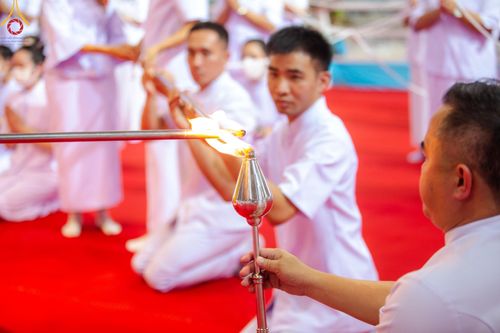 ภาพ No.151409:พิธีจุดเทียนใจ ไฟนิรันดร์ อนันตชัย ณ สภาธรรมกายสากล วัดพระธรรมกาย วันอาทิตย์ต้นเดือนที่ 1 กันยายน พ.ศ. 2567