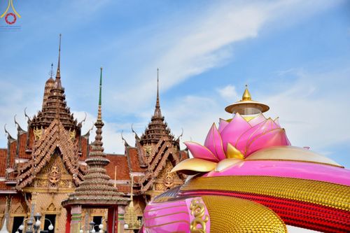 ภาพ No.127915:คณะพระธรรมยาตราฯ ปฎิบัติธรรมและถ่ายภาพหมู่ประวัติศาสตร์ ณ ลานหน้าพระปรางค์สามยอด วัดโคกสมานคุณ อ.หาดใหญ่ จ.สงขลา วันเสาร์ที่ 9 มีนาคม พ.ศ. 2567