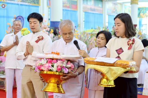 ภาพ No.257644:วันที่ 17 ตุลาคม พ.ศ. 2568 พิธีทอดกฐินสามัคคีทั่วไทย 30,000 วัด โดยคณะศิษยานุศิษย์ บูชาธรรม 81 ปี หลวงพ่อธัมมชโย ณ วัดกะทมวนาราม ต.นาบัว อ.เมืองสุรินทร์ จ.สุรินทร์