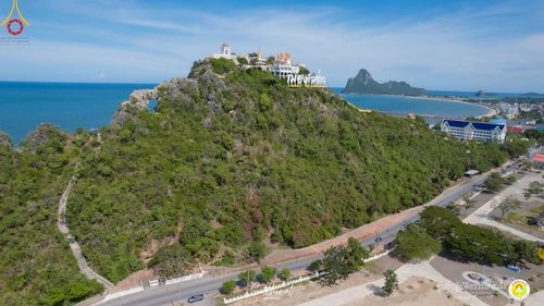 ภาพ No.222111:วันที่ 26-27 เมษายน พ.ศ. 2568 ศูนย์ปฏิบัติธรรมสวนผึ้ง ร่วมกับ ธุดงค์คสถานประจวบคีรีขันธ์ และวัดอ่าวน้อย  จัดกิจกรรมเดินธรรมยาตรา ตักบาตรข้าวสารอาหารแห้ง และจุดประทีปถวายเป็นพุทธบูชา ณ วัดอ่าวน้อย จ.ประจวบคีรีขันธ์