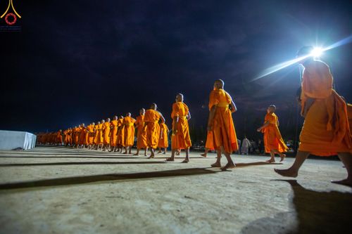 ภาพ No.118429:พิธีตักบาตรพระธรรมยาตรา ปีที่ 12 ณ อนุสรณ์สถานลำดับที่ 5 สถานที่เผยแผ่วิชชาธรรมกายครั้งแรก อนุสรณ์สถานบางปลา จ.นครปฐม วันที่ 25 มกราคม พ.ศ. 2567