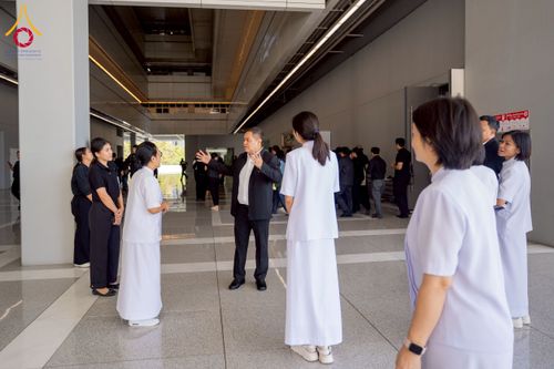 ภาพ No.271888:วันที่ 22 พฤศจิกายน พ.ศ. 2568 ผู้ว่าฯ ปทุมธานี ลงพื้นที่เยี่ยม “อำเภอคลองหลวง” พร้อมชมการเตรียมความพร้อมเทศกาลสวนดอกไม้ปทุมธานี “ทุ่งสวรรค์ ตะวันฉาย” ณ วัดพระธรรมกาย