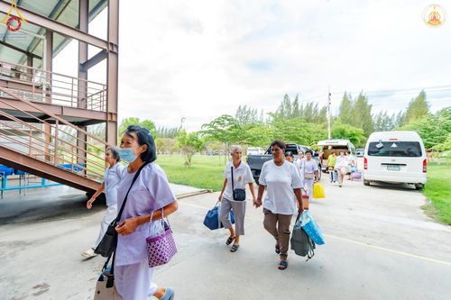 ภาพ No.152041:โครงการอบรมอุบาสก อุบาสิกาแก้ว ตัวแทนทอดกฐิน 30,000 วัด ทั่วไทย ระหว่างวันที่ 6-8 กันยายน พ.ศ. 2567 ณ ศูนย์อบรมเยาวชนกาญจนบุรี