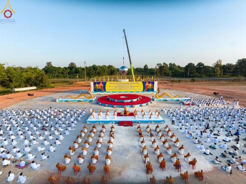 พิธีประดิษฐานดวงแก้วบรมเศรษฐี นาคีพ่นสมบัติใหญ่ ลานเอนกประสงค์พญานาค 4 ตระกูล วันที่ 15 พฤศจิกายน พ.ศ. 2567 ณ พุทธอุทยานนานาชาติ จ.หนองคาย