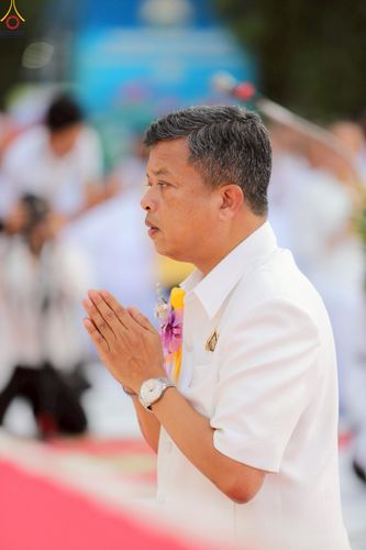 ภาพ No.235116:วันอาทิตย์ที่ 27 กรกฎาคม พ.ศ. 2568 พิธีตักบาตรพระ1,000 รูป ทำบุญเมืองพัทลุง ประธานสงฆ์ พระปริยัติวชิโรดม  เจ้าคณะจังหวัดพัทลุง ประธานฆราวาส นายรัฐศาสตร์ ชิดชู  ผู้ว่าราชการจังหวัดพัทลุง