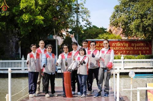 ภาพ No.208045:V.55 สารพัดV สารพัดดี ที่วัดพระธรรมกาย ในโครงการธรรมยาตรา กตัญญูบูชา มหาปูชนียาจารย์ พระมงคลเทพมุนี (สด จนฺทสโร) พระผู้ปราบมาร อนุสรณ์สถาน 7 แห่ง ปีที่ 13 ระหว่างวันที่ 2-31 มกราคม พ.ศ. 2568