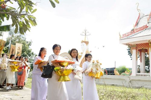 ภาพ No.259058:วันที่ 19 ตุลาคม พ.ศ. 2568 พิธีทอดกฐินสามัคคีทั่วไทย 30,000 วัด โดยคณะศิษยานุศิษย์ บูชาธรรม 81 ปี หลวงพ่อธัมมชโย ณ วัดโป่งตะขบ อ.วังม่วง จ.สระบุรี