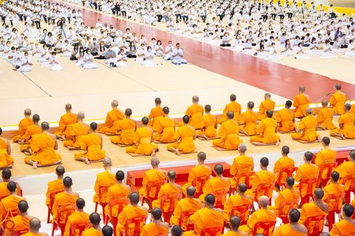 ภาพ No.84290:พิธีเจริญพระพุทธมนต์ ปฏิบัติธรรม เจริญสมาธิภาวนา เพื่อถวายพระพรชัยมงคล และถวายพระราชกุศลแด่พระบาทสมเด็จพระปรเมนทรรามาธิบดีศรีสินทรมหาวชิราลงกรณ พระวชิรเกล้าเจ้าอยู่หัว เนื่องในวันเฉลิมพระชนมพรรษา วันที่ 28 กรกฎาคม พ.ศ. 2566