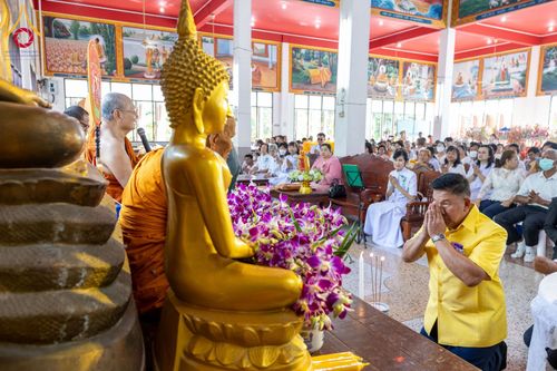 ภาพ No.183809:พิธีทอดกฐิน ณ วัดหลักสาม เขตหนองแขม กรุงเทพมหานคร ในโครงการทอดกฐินสามัคคีทั่วไทย 30,000 วัด บูชาธรรม 80 ปี หลวงพ่อธัมมชโย โดยคณะศิษยานุศิษย์วัดพระธรรมกาย วันที่ 10 พฤศจิกายน พ.ศ. 2567