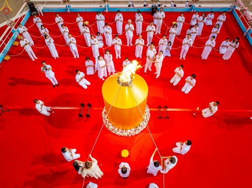 ภาพ No.235558:วันอาทิตย์ที่ 27 กรกฎาคม พ.ศ. 2568 พิธีจุดเทียนใจ ไฟนิรันด์ อนันตชัย ณ วัดพระธรรมกาย จ.ปทุมธานี