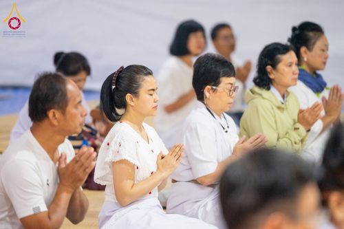 ภาพ No.199353:พิธีถวายภัตตาหารเป็นสังฆทาน แด่พระธรรมยาตรา ณ อนุสรณ์สถานบางปลา วัดบางปลา อำเภอบางเลน จังหวัดนครปฐม ในโครงการธรรมยาตรา กตัญญูบูชา มหาปูชนียาจารย์ พระมงคลเทพมุนี(สด จนฺทสโร) พระผู้ปราบมาร อนุสรณ์สถาน 7 แห่ง ปีที่ 13 วันที่ 22 มกราคม พ.ศ. 2568