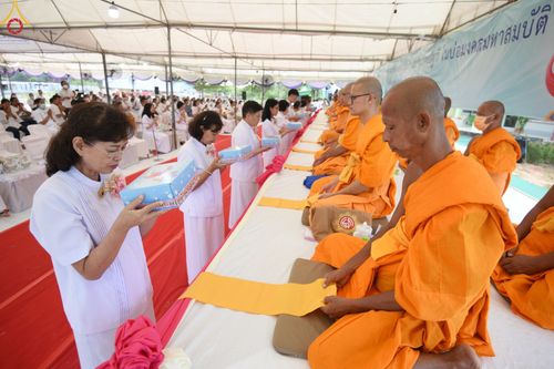 ภาพ No.90939:พิธีวางแผ่นพื้นคอนกรีต บรรจุดวงแก้ว และปฐมรัตนปฐวี ในบ่อมงคลมหาสมบัติ เพื่อสถาปนาอาคาร 80 ปี หลวงพ่อธัมมชโย วันอาทิตย์ที่ 15 ตุลาคม พ.ศ. 2566 ณ ศูนย์ปฎิบัติธรรมวิหารแดง จ.สระบุรี