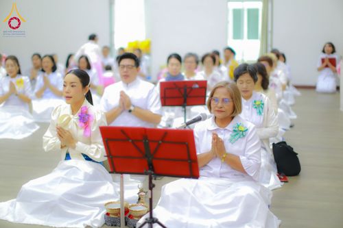 ภาพ No.197544:พิธีถวายสังฆทานคณะสงฆ์ 2 นิกายเชื่อมสัมพันธ์ไทย-เกาหลี วันอาทิตย์ที่ 5 มกราคม พ.ศ. 2568 ณ อาคารชมรมภาวนารักษ์ วัดพระธรรมกาย อำเภอคลองหลวง จังหวัดปทุมธานี