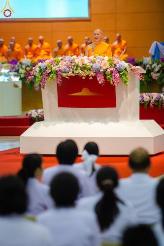 ภาพ No.147040:พิธีมุทิตาสักการะพระภิกษุ ผู้สอบได้เปรียญธรรม 9 ประโยคระดับโลกปีที่ 36, พิธีมอบโล่เกียรติยศและทุนการศึกษา สำนักเรียนบาลีดีเด่นทั่วประเทศ, พิธีถวายมหาสังฆทานคณะสงฆ์ 2,000 กว่าวัด ทั่วประเทศ ปีที่ 24, พิธีถวายไทยธรรมคณะสงฆ์ 323 วัด 4 จังหวัดชายแดนภาคใต้