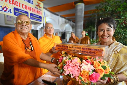 ภาพ No.179743:พิธีทอดกฐินสมทบ ณ วัดพุทธบังคลาเทศ (Bangladesh Buddhist Monastery, Bodhgaya)  เมืองพุทธคยา ประเทศอินเดีย วันที่ 11 พฤศจิกายน พ.ศ. 2567