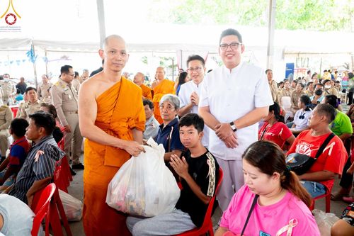 ภาพ No.58063:โครงการจัดหน่วยบริการจังหวัดเคลื่อนที่ และหน่วยบำบัดทุกข์ บำรุงสุข สร้างรอยยิ้ม ให้ประชาชนจังหวัดปทุมธานี ในวันพฤหัสบดีที่ 25 เมษายน พ.ศ. 2567 ณ วัดเกิดการอุดม อ.คลองหลวง จ.ปทุมธานี