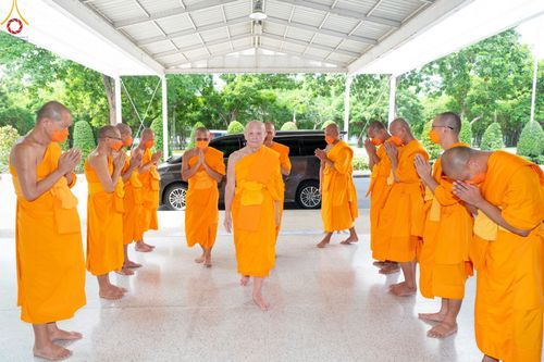 ภาพ No.84996:พิธีเจริญพระพุทธมนต์และพิธีสักการะ รูปเหมือนพระมงคลเทพมุนี (สด จนฺทสโร) ในวันที่ 5 สิงหาคม พ.ศ. 2566 ณ วัดพระธรรมกาย จ.ปทุมธานี เพื่ออัญเชิญประดิษฐาน  ณ วิหารพระมงคลเทพุนี (สด จนฺทสโร) ศูนย์ปฏิบัติธรรมภาคใต้ อ.บางกล่ำ จ.สงขลา