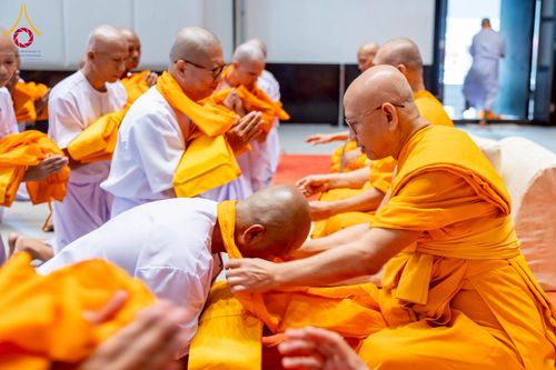ภาพ No.277715:วันเสาร์ที่ 6 ธันวาคม พ.ศ. 2568 พิธีบรรพชาอุปสมบทและพิธีถวายบาตร โครงการอุปสมบทบูชาธรรมมหาปูชนียาจารย์ ประจำปี พ.ศ.2568 โครงการบวชพระนานาชาติ AEC และ WAB รุ่น CEO (นักบริหาร) รุ่นที่ 5 ณ มหาธรรมกายเจดีย์ วัดพระธรรมกาย