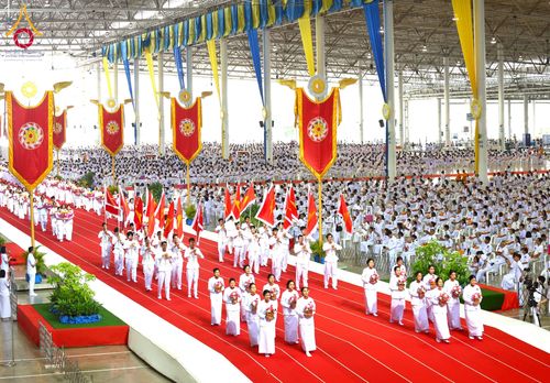 ภาพ No.215376:วันอาทิตย์ต้นเดือนที่ 6 เมษายน พ.ศ. 2568 ขบวนอัญเชิญผ้าป่าสมทบ มหาสังฆทาน 40,000 กว่าวัดทั่วประเทศ ณ สภาธรรมกายสากล วัดพระธรรมกาย