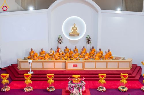 ภาพ No.100935:พิธีทอดกฐินบรมจักรพรรดิสร้างทุกสิ่ง ณ วัดพระธรรมกายออเรกอน ประเทศสหรัฐอเมริกา  วันอาทิตย์ ที่ 26 พฤศจิกายน พ.ศ. 2566
