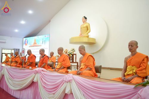 ภาพ No.278083:วันเสาร์ที่ 6 ธันวาคม พ.ศ. 2568 พิธีเวียนประทักษิณ ขอขมามอบผ้าไตร บรรพชาอุปสมบทหมู่ธรรมทายาท จำนวน 53 รูป โครงการอุปสมบทหมู่ รุ่นบูชาธรรมมหาปูชนียาจารย์ ประจำปี 2568 จังหวัดสระบุรี