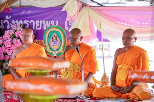 ภาพ No.175273:พิธีทอดปฐมกฐิน ธุดงคสถานวังทรายพูน เขาพนมพาธัมมานุสรณ์ พุทธันดรสุวรรณภูมิ  ต.หนองพระ อ.วังทรายพูน จ.พิจิตร ในโครงการกฐินสามัคคีทั่วไทย 30,000 วัด บูชาธรรม 80 ปี หลวงพ่อธัมมชโย โดยคณะศิษยานุศิษย์วัดพระธรรมกาย วันที่ 14 พฤศจิกายน พ.ศ. 2567