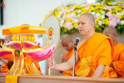 ภาพ No.94106:พิธีทอดกฐินสามัคคีทั่วไทย 5,000 วัด ณ ธุดงคสถานพิษณุโลก ต.วังนกแอ่น อ.วังทอง จ.พิษณุโลก  วันที่ 11 พฤศจิกายน พ.ศ. 2566