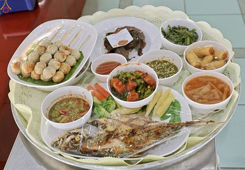 ภาพ No.231886:วันที่ 5 กรกฎาคม พ.ศ. 2568 พิธีถวายภัตตาหารเมนูสวรรค์ เพื่อการบรรลุธรรม ณ หอฉันคุณยายอาจารย์ฯ วัดพระธรรมกาย