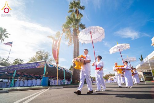 ภาพ No.179829:พิธีทอดกฐินบรมจักรพรรดิ สร้างอุโบสถ 80 ปี บูชาธรรมหลวงพ่อธัมมชโย ณ วัดพระธรรมกายแคลิฟอร์เนีย ประเทศสหรัฐอเมริกา วันอาทิตย์ที่ 10 พฤศจิกายน พ.ศ. 2567