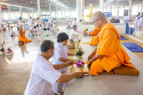 ภาพ No.151150:พิธีบูชาข้าวพระ ในวันอาทิตย์ต้นเดือน วันที่ 1 กันยายน พ.ศ. 2567 ณ สภาธรรมกายสากล วัดพระธรรมกาย