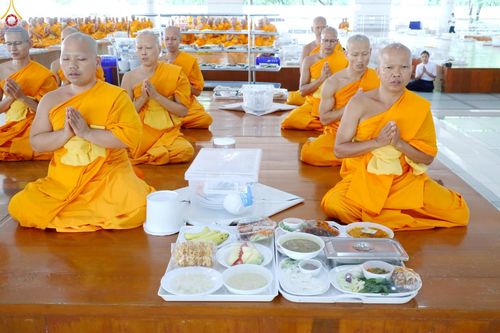 ภาพ No.240151:วันเสาร์ที่ 23 สิงหาคม พ.ศ. 2568 (วันพระ แรม 14 ค่ำ เดือน 9) พิธีบุพเปตพลี ครั้งที่ 169 ร่วมอุทิศบุญแด่หมู่ญาติที่ล่วงลับไปแล้ว และสืบทอดอายุพระพุทธศาสนา ณ หอฉันคุณยายอาจารย์ฯ วัดพระธรรมกาย