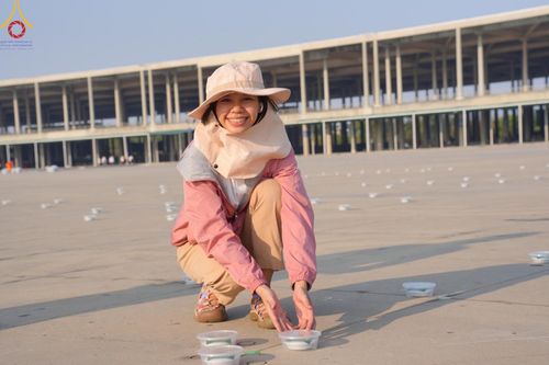 ภาพ No.59627:V.39 ทุ่มสุดใจ ธรรมชัย 80 ปี การเตรียมงาน การปฏิบัติงาน ของเจ้าหน้าที่หน่วยงานต่างๆ เพื่อพิธีฉลองอายุวัฒนมงคล 80 ปี หลวงพ่อธัมมชโย และรับถวายมหาสังฆทาน 10,000 กว่าวัดทั่วประเทศ ในวันคุ้มครองโลก จันทร์ที่ 22 เมษายน พ.ศ. 2567