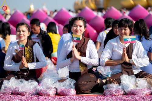 ภาพ No.198123:พิธีต้อนรับพระธรรมยาตรา ณ อนุสรณ์สถานลำดับที่ 5 สถานที่เผยแผ่วิชชาธรรมกายครั้งแรก อนุสรณ์สถานบางปลา วัดบางปลา อำเภอบางเลน จังหวัดนครปฐม ในโครงการธรรมยาตรา กตัญญูบูชา มหาปูชนียาจารย์ พระมงคลเทพมุนี(สด จนฺทสโร) พระผู้ปราบมาร ปีที่ 13 วัน 19 มกราคม พ.ศ.2568