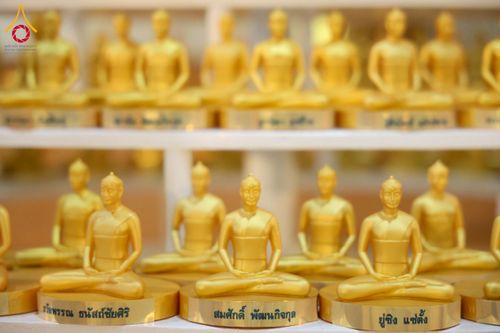 ภาพ No.213421:วันอาทิตย์ที่ 16 มีนาคม พ.ศ. 2568 พิธีบุพเปตพลี, ถวายภัตตาหาร, ปล่อยปลา วัดพระธรรมกายคานากาว่า ประเทศญี่ปุ่น