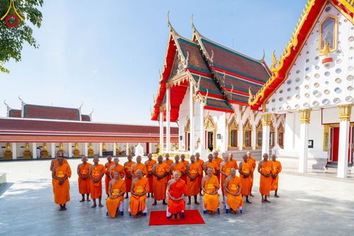 ภาพ No.101213:พิธีบรรพชาธรรมทายาท ในโครงการอุปสมบทบูชาธรรม มหาปูชนียาจารย์ พ.ศ. 2566 ณ วัดสองพี่น้อง สุพรรณบุรี วันที่ 5 ธันวาคม พ.ศ. 2566