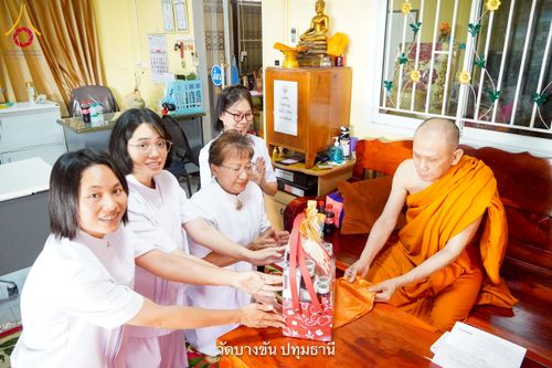 ภาพ No.216098:วันที่ 23 มีนาคม - 3 เมษายน พ.ศ. 2568 ตัวแทนวัดพระธรรมกายกราบถวายฏีกานิมนต์ ร่วมพิธีถวายมหาสังฆทาน 40,000 กว่าวัดทั่วประเทศ นนทบุรี ปทุมธานี อยุธยา