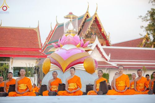 ภาพ No.194166:พระธรรมยาตราปฏิบัติธรรม และถ่ายภาพหมู่ประวัติศาสตร์ ณ วัดสองพี่น้อง ต.ต้นตาล อ.สองพี่น้อง จ.สุพรรณบุรี ในโครงการธรรมยาตรา กตัญญูบูชา มหาปูชนียาจารย์ พระมงคลเทพมุนี(สด จนฺทสโร) พระผู้ปราบมาร อนุสรณ์สถาน 7 แห่ง ปีที่ 13 วันที่ 12 มกราคม พ.ศ. 2568