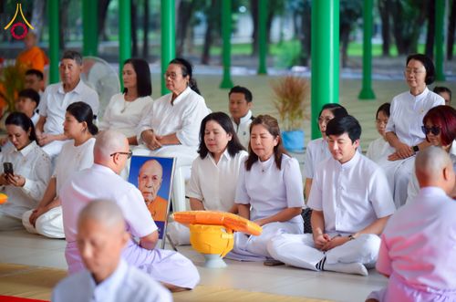 ภาพ No.244674:วันเสาร์ที่ 6 กันยายน พ.ศ. 2568 พิธีขอขมา-รับผ้าไตรของนาคธรรมทายาท โครงการอุปสมบทหมู่บูชาธรรมครบรอบ 108 ปี  วันครูผู้ค้นพบวิชชาธรรมกาย ณ โบสถ์พระไตรปิฎก วัดพระธรรมกาย