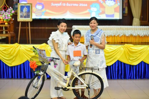 ภาพ No.103958:วันรวมพลังเด็กดี V-star ผู้นำฟื้นฟูศีลธรรมโลก จังหวัดจันทบุรี วันพุธที่ 13 ธันวาคม พ.ศ. 2566 ณ โรงเรียนศรียานุสรณ์จังหวัดจันทบุรี