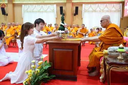 ภาพ No.89744:พิธีวางแผ่นจารึกชื่อ เพื่อนำไปประดิษฐานไว้ในฐานองค์พระประธาน เนื่องในโอกาสครบรอบ 10 ปี ศูนย์ปฏิบัติธรรมนครราชสีมา วันอาทิตย์ที่ 24 กันยายน พ.ศ. 2566