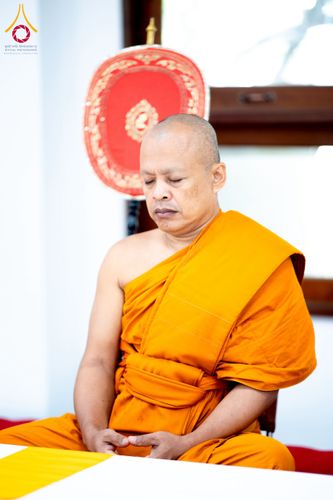 ภาพ No.237626:พิธีเจริญพระพุทธมนต์ ปฏิบัติธรรมเจริญสมาธิภาวนา และทำบุญตักบาตร ถวายพระราชกุศล เนื่องในโอกาสวันเฉลิมพระชนมพรรษา สมเด็จพระนางเจ้าสิริกิติ์ พระบรมราชินีนาถ พระบรมราชชนนีพันปีหลวง วันอังคารที่ 12 สิงหาคม พ.ศ. 2568  ณ อาคารปลูกศรัทธา 2 วัดพระธรรมกาย 