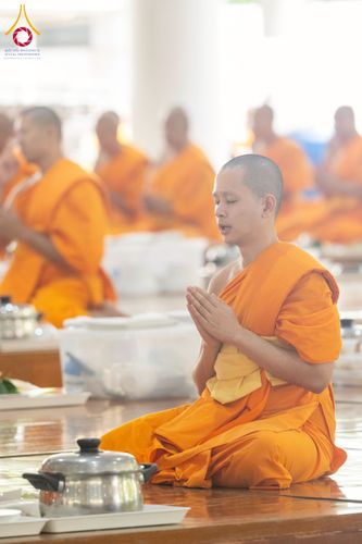 ภาพ No.245103:วันพุธที่ 10 กันยายน พ.ศ. 2568 พิธีถวายภัตตาหารเมนูสวรรค์ เนื่องในวันครบ 25 ปี วันละสังขารคุณยายอาจารย์มหารัตนอุบาสิกาจันทร์ ขนนกยูง ณ หอฉันคุณยายอาจารย์ฯ วัดพระธรรมกาย