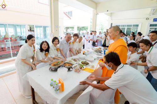 ภาพ No.233514:วันจันทร์ที่ 7 กรกฎาคม พ.ศ. 2568 จังหวัดบุรีรัมย์รวมใจ สัมมนาคณะสงฆ์ เพื่อฟื้นฟูพระพุทธศาสนา  โครงการทอดกฐินสามัคคีทั่วไทย 30,000 วัด ประจำปีพุทธศักราช 2568 และพิธีถวายมหาสังฆทาน 300 กว่าวัด โดยคณะศิษยานุศิษย์ บูชาธรรม 81 ปี หลวงพ่อธัมมชโย  ณ วัดกลาง พระ