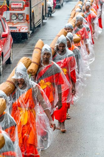 ภาพ No.140921:PhotoStory มหาศรัทธา ธรรมยาตราศรีลังกา EP.5 โครงการสยาม-ลังกา ธรรมยาตรา ฉลองเทศกาลวิสาขบูชาแห่งชาติ ศรีลังกา บูชาธรรม 80 ปีหลวงพ่อธัมมชโย เส้นทางจาก เมืองดัมบูลลา ไปยัง เมืองมาตะเล ตั้งแต่วันที่ 17-20 พฤษภาคม พ.ศ.2567