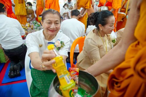 ภาพ No.80911:พิธีตักบาตรพระ ๒๑๖ รูป และ พิธีถวายมหาสังฆทาน ๕๒ วัด ฉลองครบรอบ ๑๖ ปี ธุดงคสถานพรรัตนแพร่ วันอังคารที่ ๙ พฤษภาคม พ.ศ.๒๕๖๖ ณ ธุดงคสถานพรรัตนะ อำเภอวังชิ้น จังหวัดแพร่