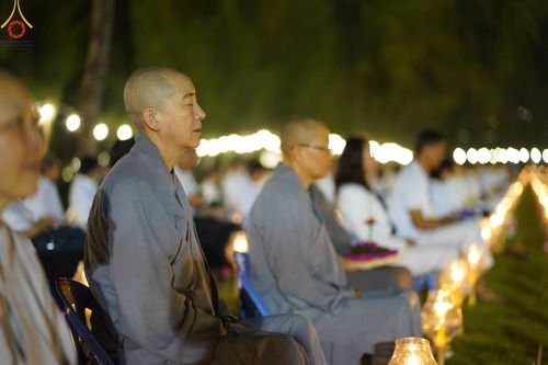 ภาพ No.170285:พิธีลอยกระทงธรรม ณ สระเศรษฐีทะเลบุญ มหาวิหารพระมงคลเทพมุนีฯ วัดพระธรรมกาย วันศุกร์ที่ 15 พฤศจิกายน พ.ศ.2567 (วันเพ็ญ 15 ค่ำ เดือน 12)