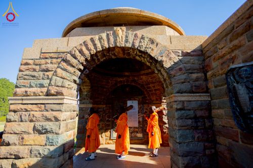 ภาพ No.232827:วันที่ 1 กรกฏาคม พ.ศ. 2568 Dhammayatra in South Africa 2025 ธรรมยาตราแอฟริกาใต้ — เส้นทางแห่งสติ สมาธิ และปัญญา ธรรมทายาทที่ได้อบรมโครงการบรรพชาอุปสมบทหมู่ครั้งที่ 2 ณ วัดพระธรรมกายโจฮันเนสเบิร์ก ประเทศแอฟริกาใต้