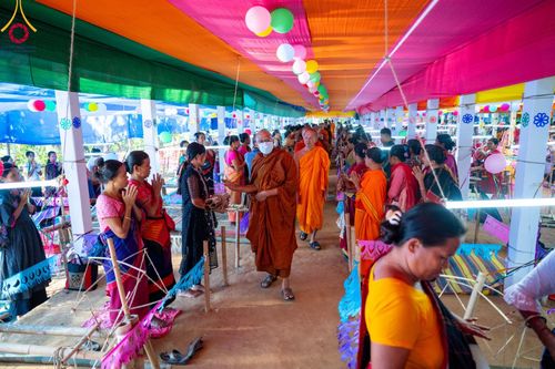 ภาพ No.98595:พิธีทอดกฐินสมทบวัดกัลยาณมิตรต่างประเทศ ณ วัดราชบัณนะวิหาร เมืองรังกามาติ ประเทศบังกลาเทศ วันศุกร์ที่ 24 พฤศจิกายน พ.ศ. 2566