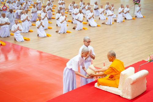 ภาพ No.215759:วันเสาร์ที่ 5 เมษายน พ.ศ. 2568 พิธีขอบรรพชา พิธีขอสรณคมน์และศีล  พิธีขอนิสสัย พิธีถวายบาตร ในโครงการบรรพชาสามเณรฟื้นฟูพระพุทธศาสนาทั่วไทย , โครงการหน่อแก้วเปรียญธรรม รุ่นที่ 13 ,  โครงการสามเณรยุวธรรมทายาท รุ่นที่ 33 , โครงการสามเณรมัชฌิมธรรมทายาท รุ่นที